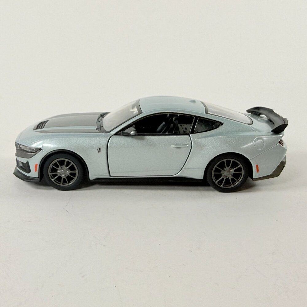 Kinsmart 2024 Ford Mustang Dark Horse Pull Back Diecast 1:38 Silver Black